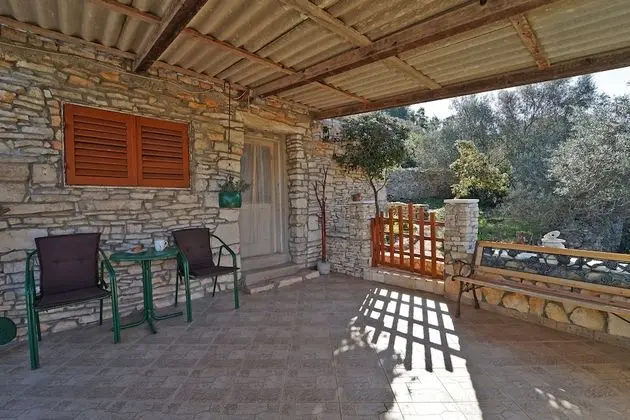 Ev (One Bedroom Holiday Home)