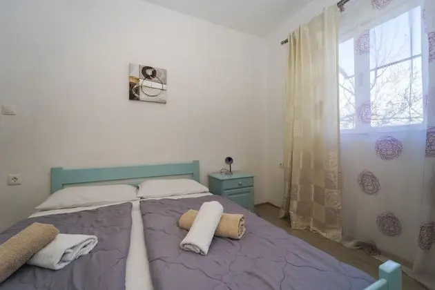 Ev (One Bedroom Holiday Home)