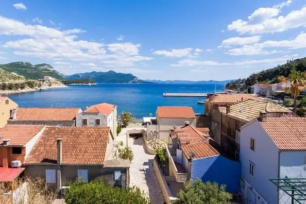 Ev (Duplex One Bedroom Apt, Terrace,Side )