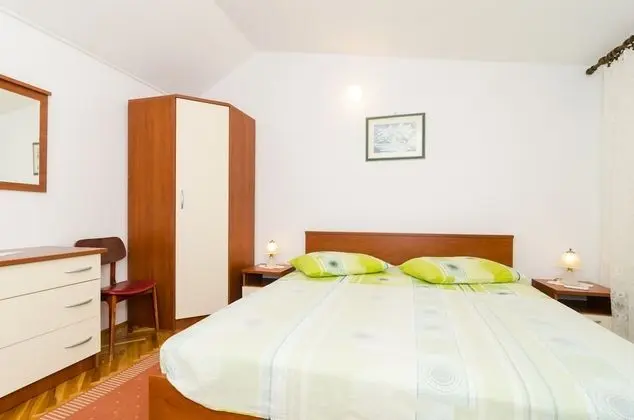 Ev (Duplex One Bedroom Apt, Terrace,Side )