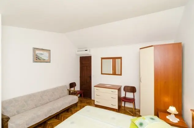 Ev (Duplex One Bedroom Apt, Terrace,Side )