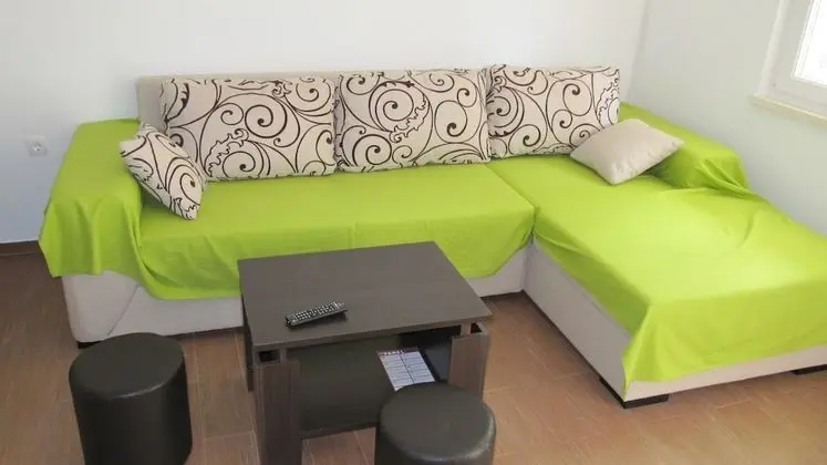 Ev (Duplex One Bedroom Apt, Terrace,Side )