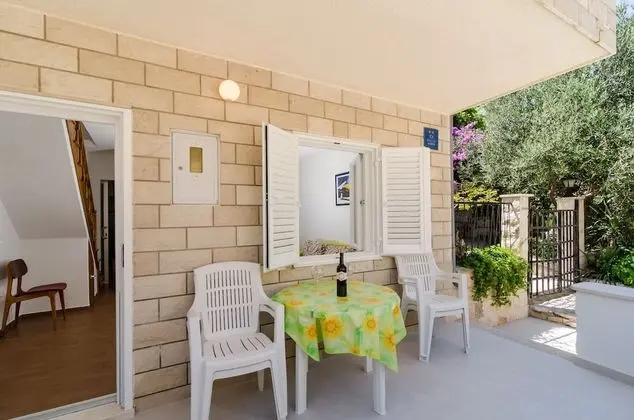 Ev (Duplex One Bedroom Apt, Terrace,Side )