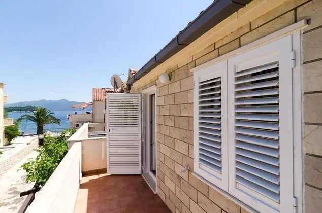 Ev (Duplex One Bedroom Apt, Terrace,Side )