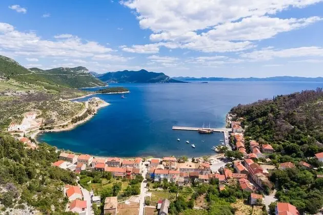 Ev (Duplex One Bedroom Apt, Terrace,Side )