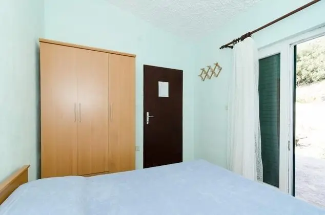 Ev (Three Bedroom Holiday Home)