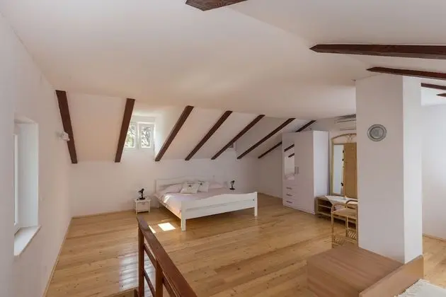 Ev (Three Bedroom Apartment - Terrace and)