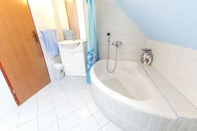 Kır Evi (Four bedroom house)