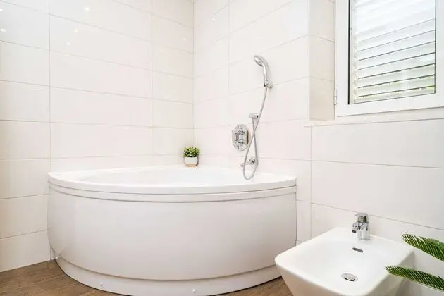 Ev (Four-Bedroom House with Terrace)