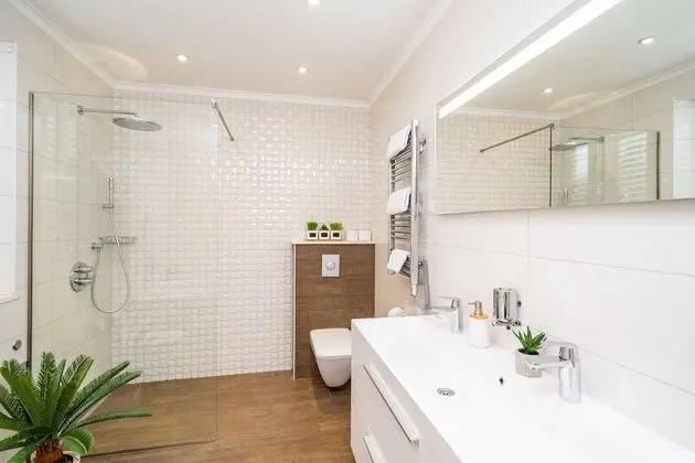 Ev (Four-Bedroom House with Terrace)