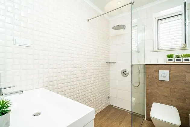 Ev (Four-Bedroom House with Terrace)