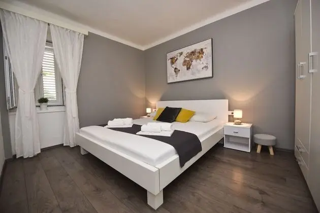 City Ev, 3 Yatak Odası, Teras (Private Garden)