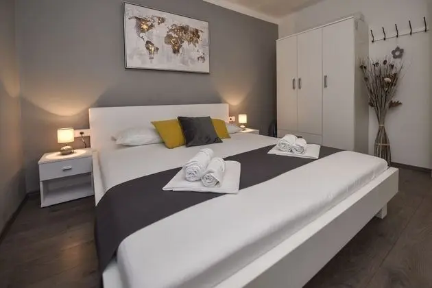 City Ev, 3 Yatak Odası, Teras (Private Garden)