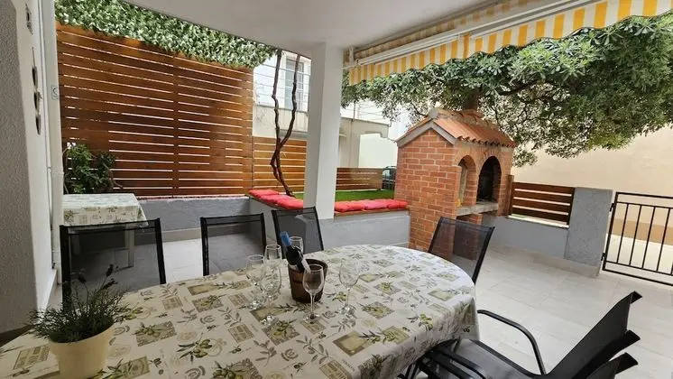 City Ev, 3 Yatak Odası, Teras (Private Garden)