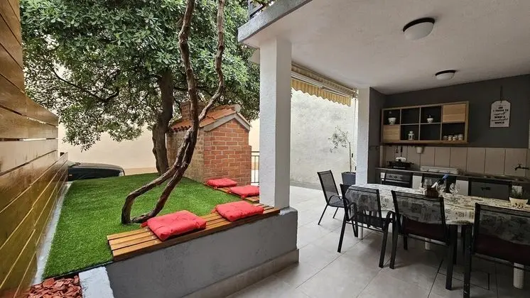 City Ev, 3 Yatak Odası, Teras (Private Garden)