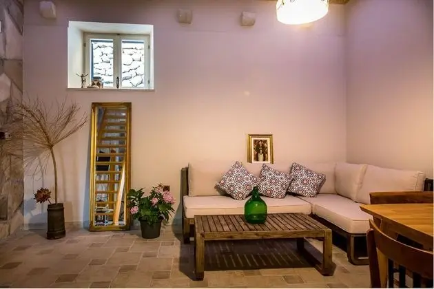 Ev (Two Bedroom Holiday Home)
