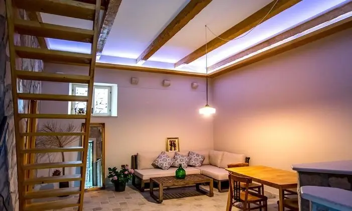 Ev (Two Bedroom Holiday Home)
