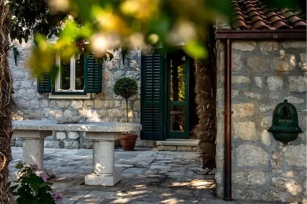 Ev (Two Bedroom Holiday Home)
