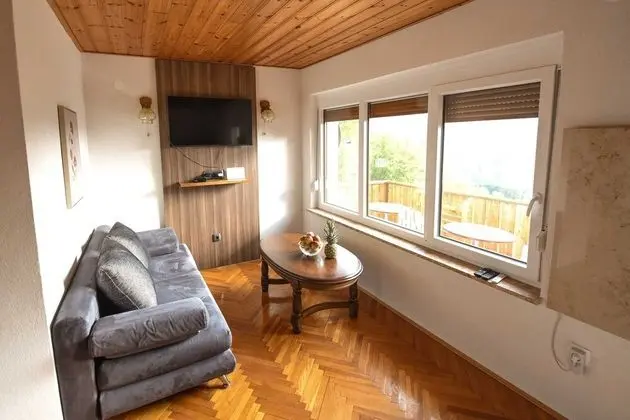 Ev (One bedroom house)