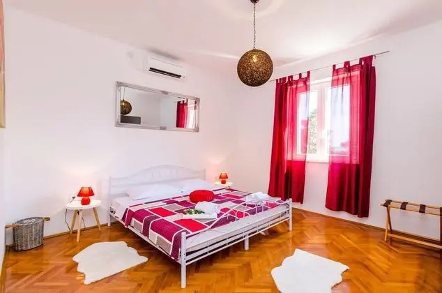 Ev (Three Bedroom Holiday Home)