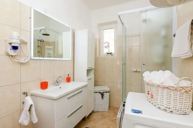Ev (Three Bedroom Holiday Home)