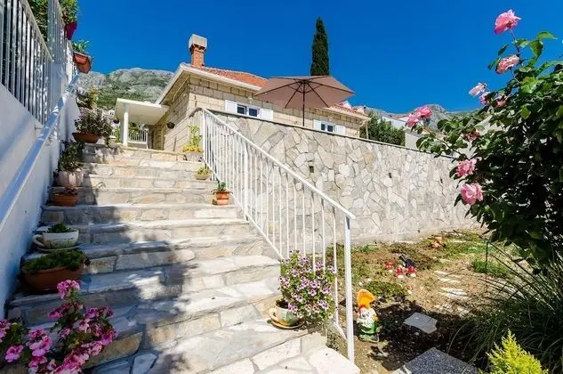 Ev (Three Bedroom Holiday Home)