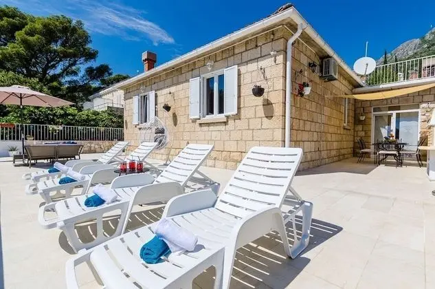 Ev (Three Bedroom Holiday Home)