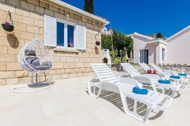 Ev (Three Bedroom Holiday Home)