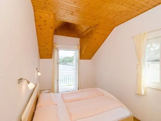 Ev (Two Bedroom House with Balcony)