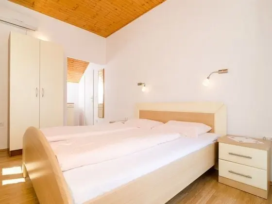 Ev (Two Bedroom House with Balcony)