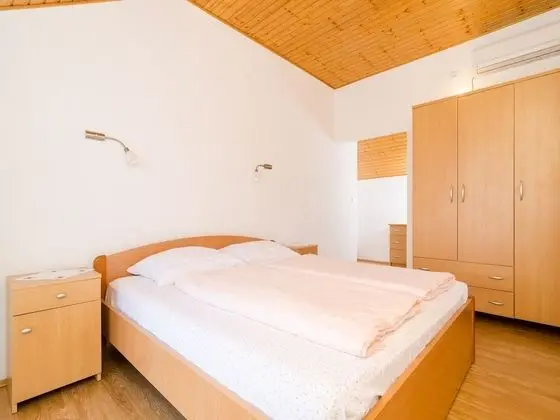 Ev (Two Bedroom House with Balcony)