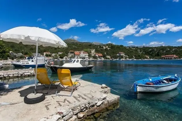 Ev (One Bedroom Apartment with Terrace an)