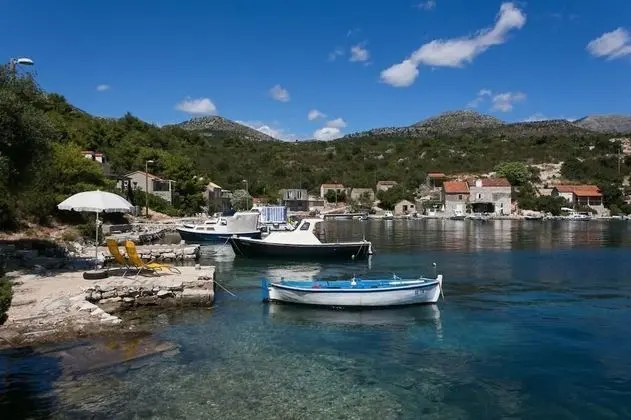 Ev (One Bedroom Apartment with Terrace an)