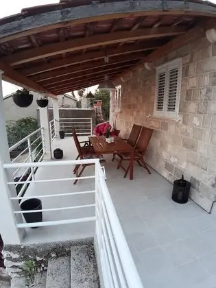 Ev (One Bedroom Apartment with Terrace an)