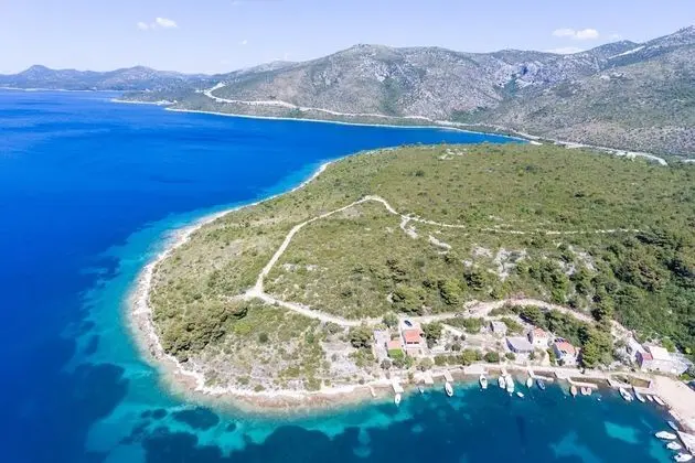 Ev (One Bedroom Apartment with Terrace an)