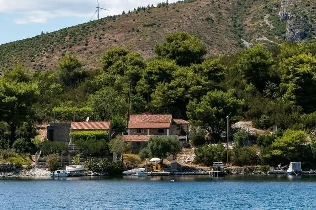 Ev (One Bedroom Apartment with Terrace an)