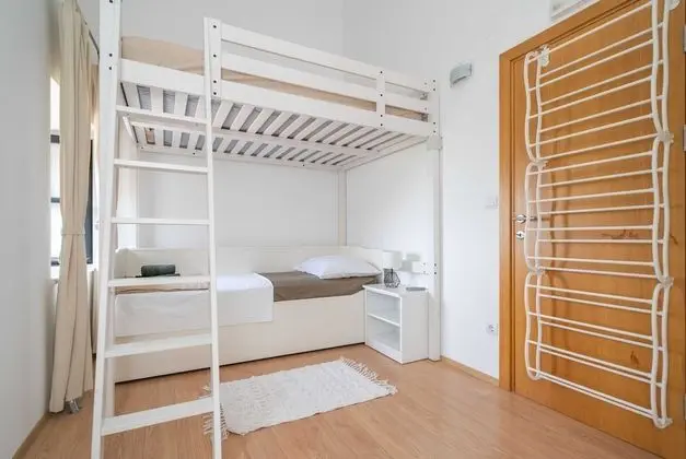 Ev (Three Bedroom Holiday Home with Swimm)