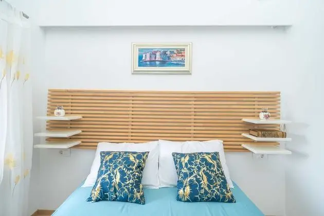 Ev (Three Bedroom Holiday Home with Swimm)