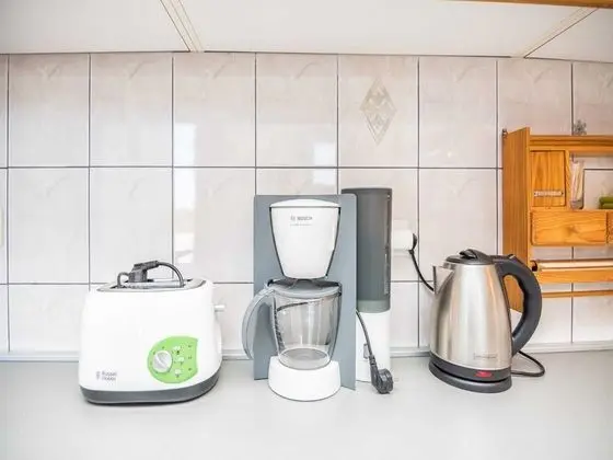 Ev (Four Bedroom Holiday Home with Swimmi)