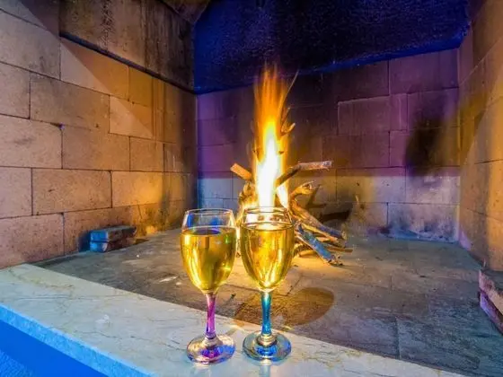 Ev (Four Bedroom Holiday Home with Swimmi)