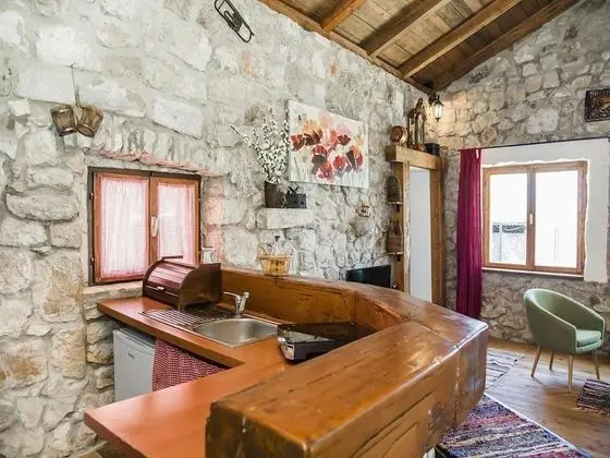 Ev (One-Bedroom Holiday Home)