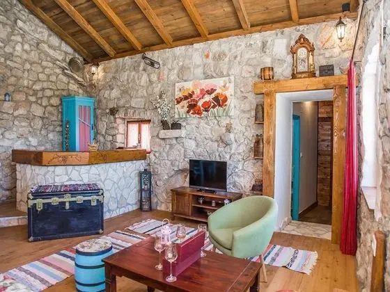 Ev (One-Bedroom Holiday Home)