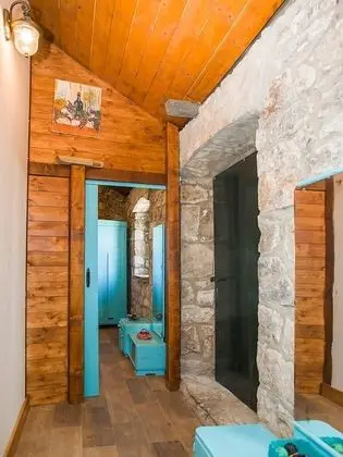 Ev (One-Bedroom Holiday Home)