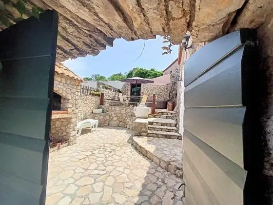 Ev (One-Bedroom Holiday Home)