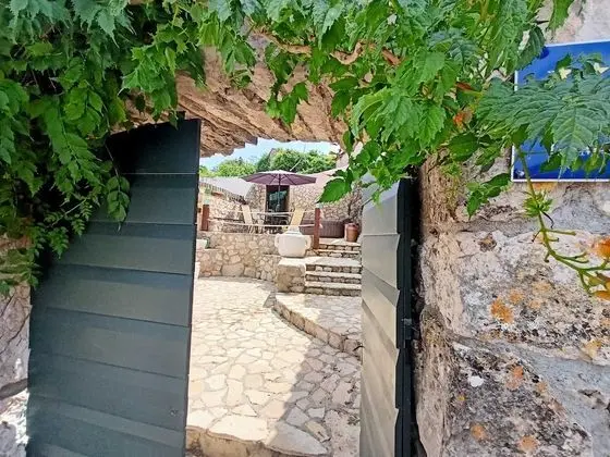 Ev (One-Bedroom Holiday Home)