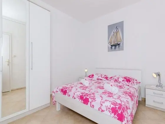 Ev (Four-Bedroom Holiday Home)