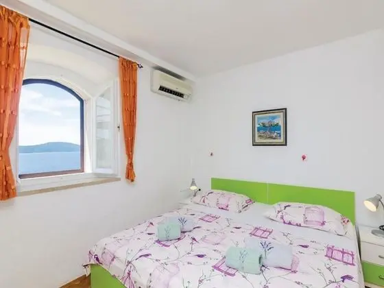 Ev (Four-Bedroom Holiday Home)