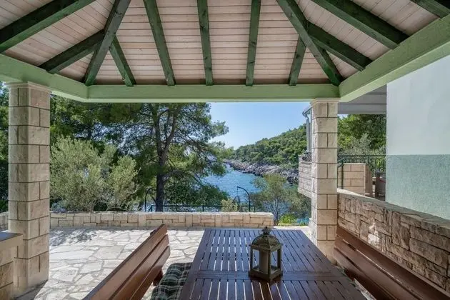 Ev (Five Bedroom House)