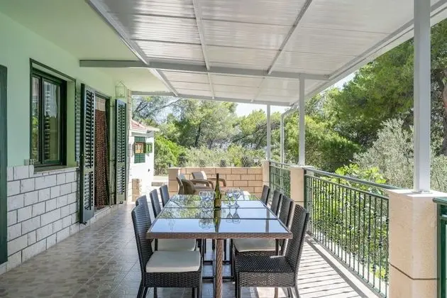 Ev (Five Bedroom House)