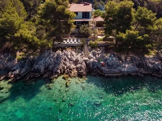 Ev (Five Bedroom House)